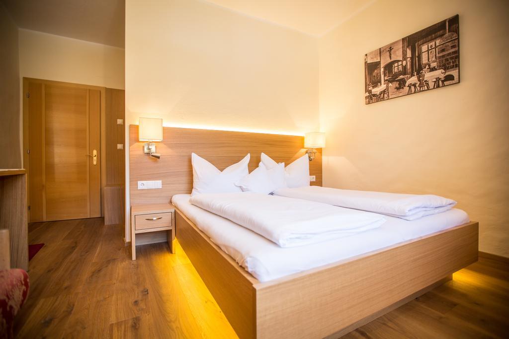 Hotel Ansitz Gamp Chiusa Quarto foto